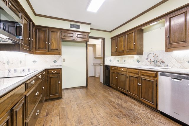 7026 Dartbrook Drive, Dallas, TX 75254