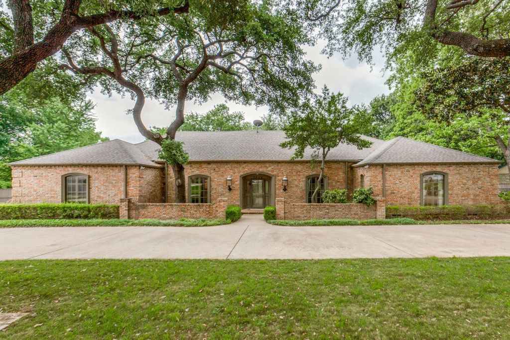 7026 Dartbrook Drive, Dallas, TX 75254
