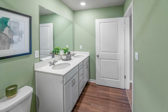 2442 Chloe Lane, Hiawatha, IA 52233