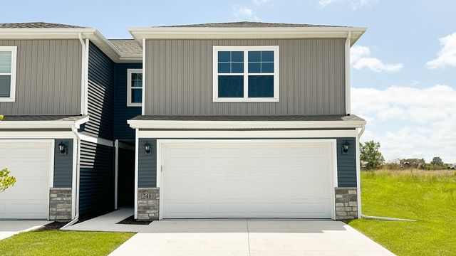 2442 Chloe Lane, Hiawatha, IA 52233
