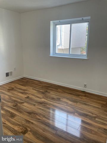 1523 W THOMPSON ST, Philadelphia, PA 19121