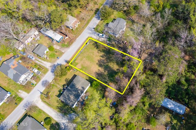 22 & 23 Midyette Street, Oriental, NC 28571