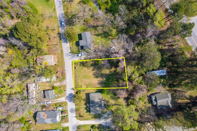 22 & 23 Midyette Street, Oriental, NC 28571