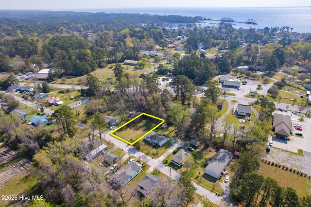 22 & 23 Midyette Street, Oriental, NC 28571