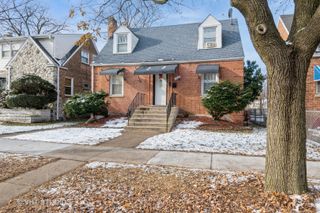 10152 S Bensley Avenue, Chicago, IL 60617