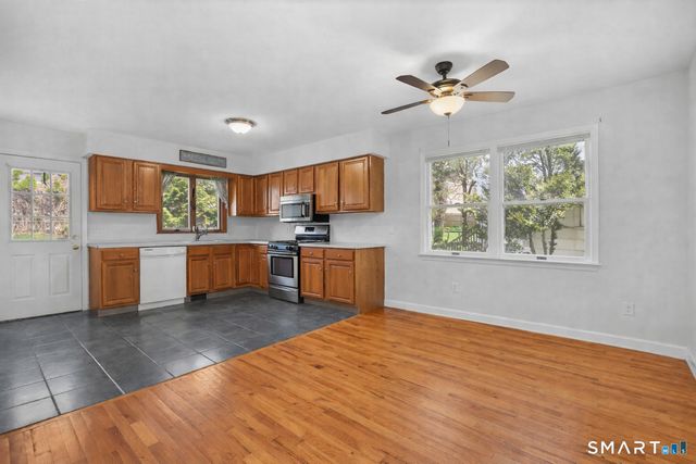 21 West Division Street, Greenwich, CT 06830