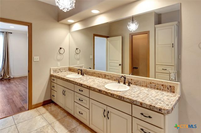 34 Cotswold Lane, Victoria, TX 77904