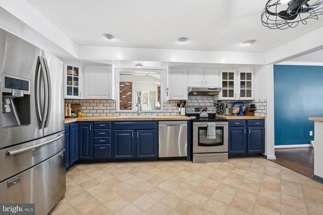 11 SAINT REGIS DR, Newark, DE 19711