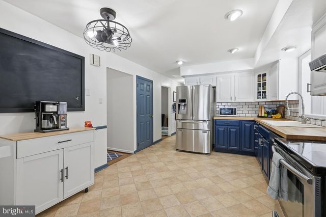 11 SAINT REGIS DR, Newark, DE 19711