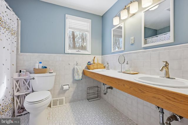 11 SAINT REGIS DR, Newark, DE 19711