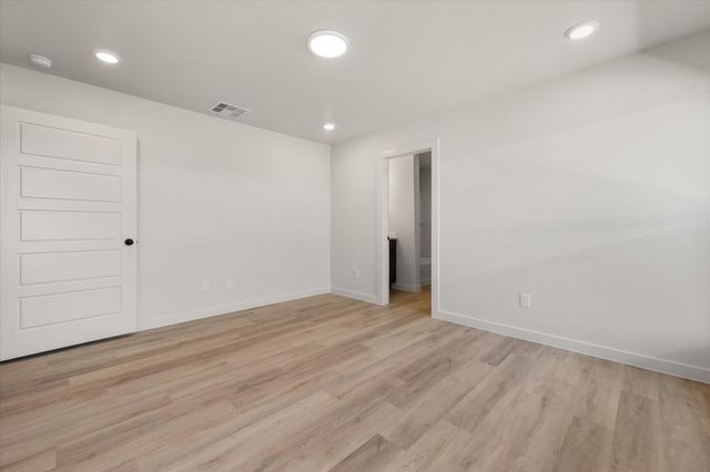 1613 N Clinton Avenue, Lubbock, TX 79416