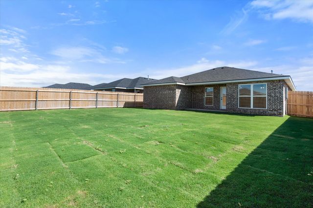 1613 N Clinton Avenue, Lubbock, TX 79416