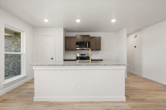 1613 N Clinton Avenue, Lubbock, TX 79416