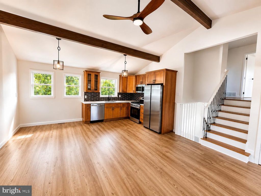 33 BEAVER DR, BARRINGTON, NJ 08007 — photo 2