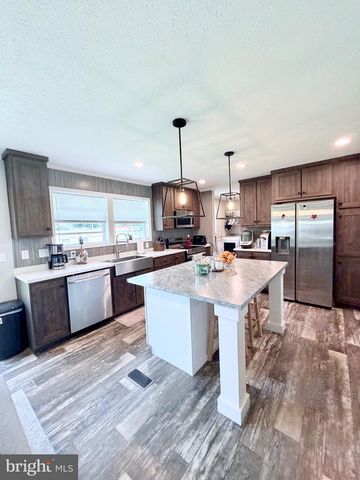 318 GANTT DR, Martinsburg, WV 25403