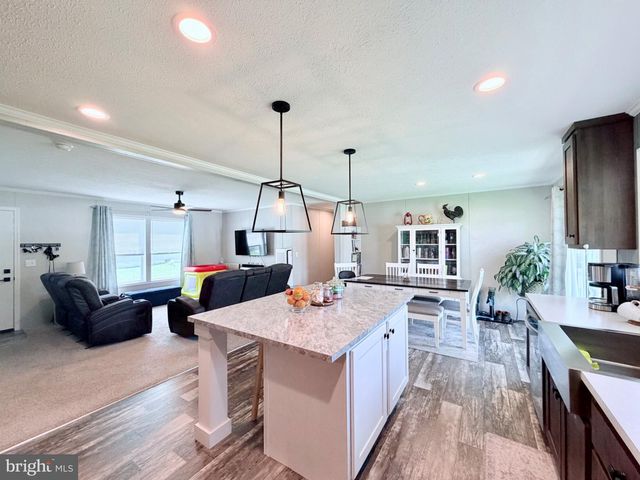 318 GANTT DR, Martinsburg, WV 25403