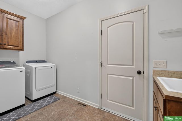 12068 S 79th Street, Papillion, NE 68046