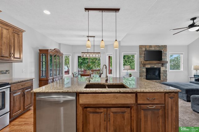 12068 S 79th Street, Papillion, NE 68046