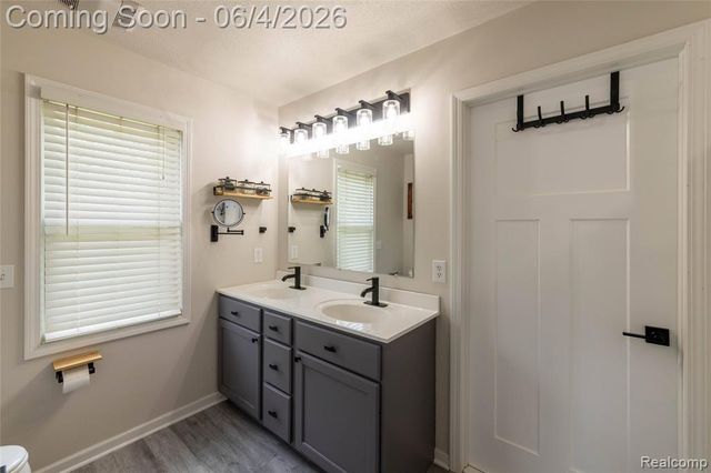 12621 Golden Oaks Drive, Milford, MI 48380