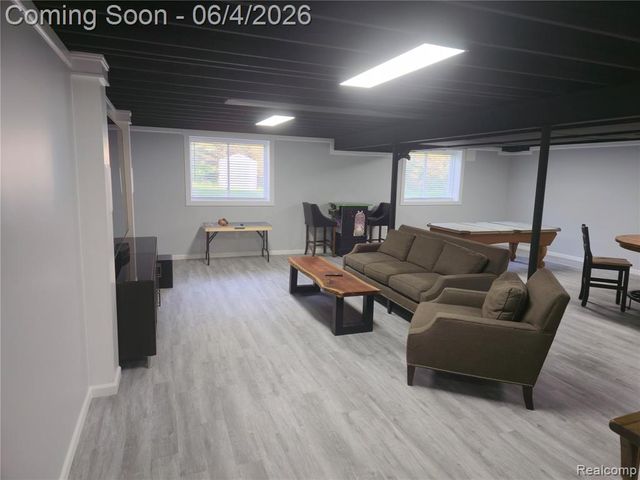 12621 Golden Oaks Drive, Milford, MI 48380
