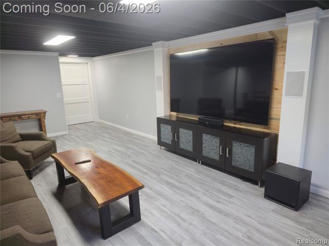 12621 Golden Oaks Drive, Milford, MI 48380