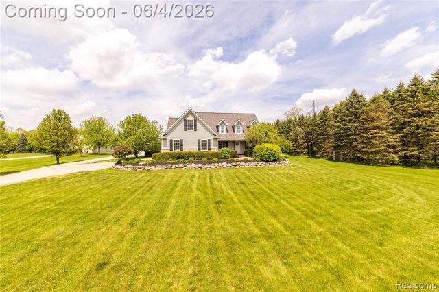 12621 Golden Oaks Drive, Milford, MI 48380