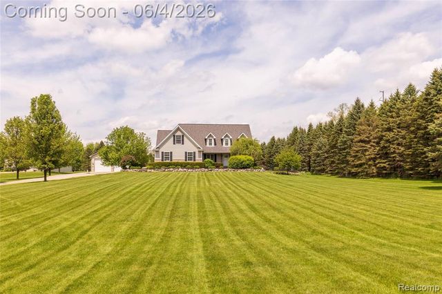 12621 Golden Oaks Drive, Milford, MI 48380