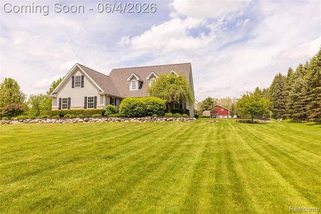 12621 Golden Oaks Drive, Milford, MI 48380