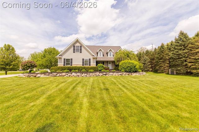12621 Golden Oaks Drive, Milford, MI 48380