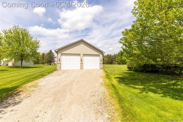 12621 Golden Oaks Drive, Milford, MI 48380