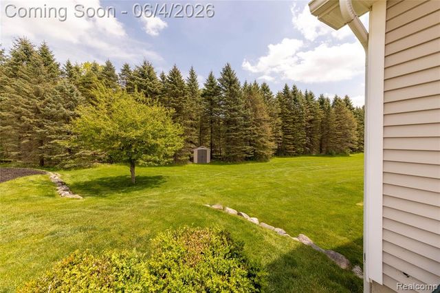 12621 Golden Oaks Drive, Milford, MI 48380