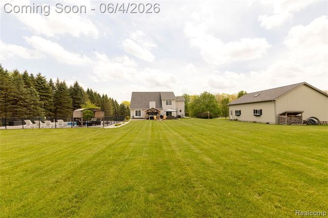 12621 Golden Oaks Drive, Milford, MI 48380