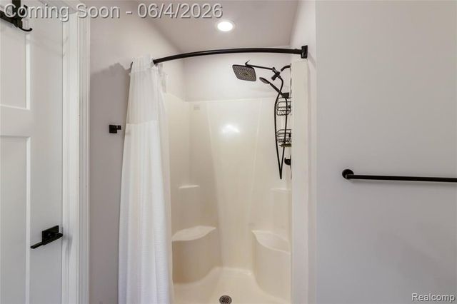 12621 Golden Oaks Drive, Milford, MI 48380