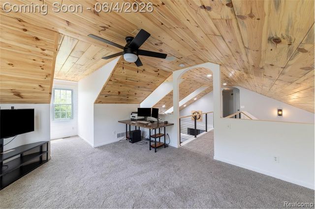 12621 Golden Oaks Drive, Milford, MI 48380
