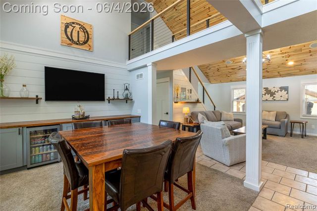 12621 Golden Oaks Drive, Milford, MI 48380