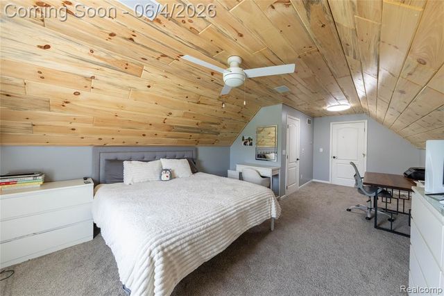 12621 Golden Oaks Drive, Milford, MI 48380