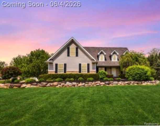 12621 Golden Oaks Drive, Milford, MI 48380