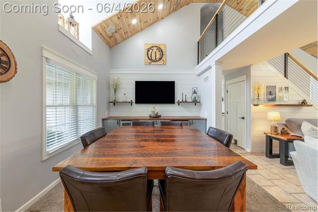 12621 Golden Oaks Drive, Milford, MI 48380