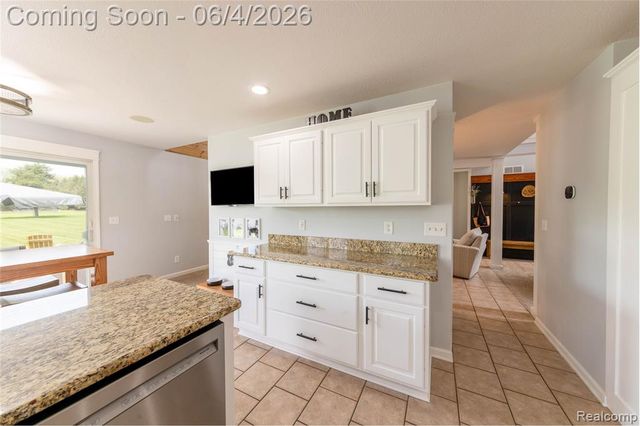 12621 Golden Oaks Drive, Milford, MI 48380