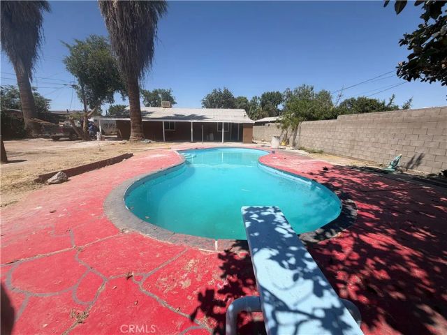 935 Sylvia Drive, Bakersfield, CA 93304