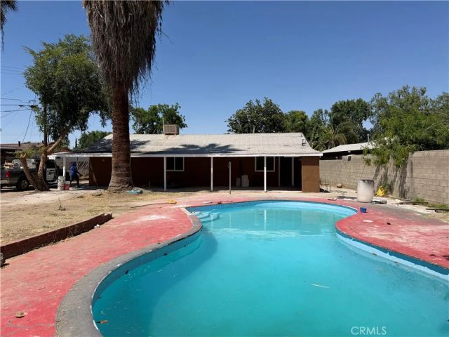 935 Sylvia Drive, Bakersfield, CA 93304