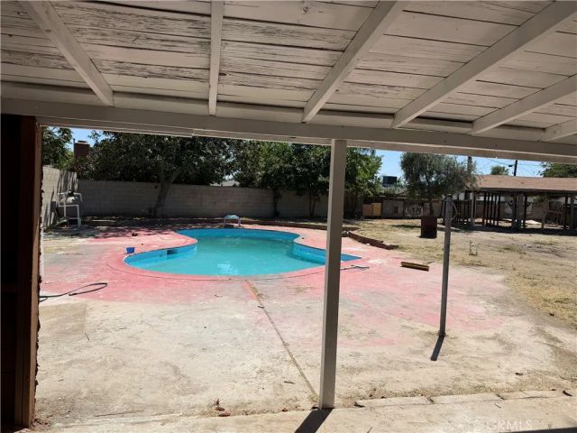 935 Sylvia Drive, Bakersfield, CA 93304