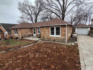 907 SHAMROCK TERR, Boonville, MO 65233