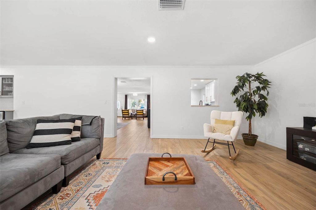 Image 18 of property listing at 1518 S RICHARD AVENUE, Tampa, FL 33629