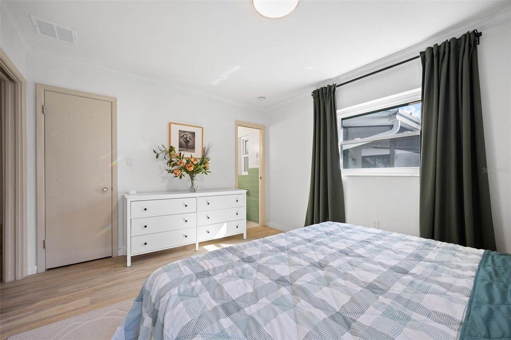 Image 23 of property listing at 1518 S RICHARD AVENUE, Tampa, FL 33629