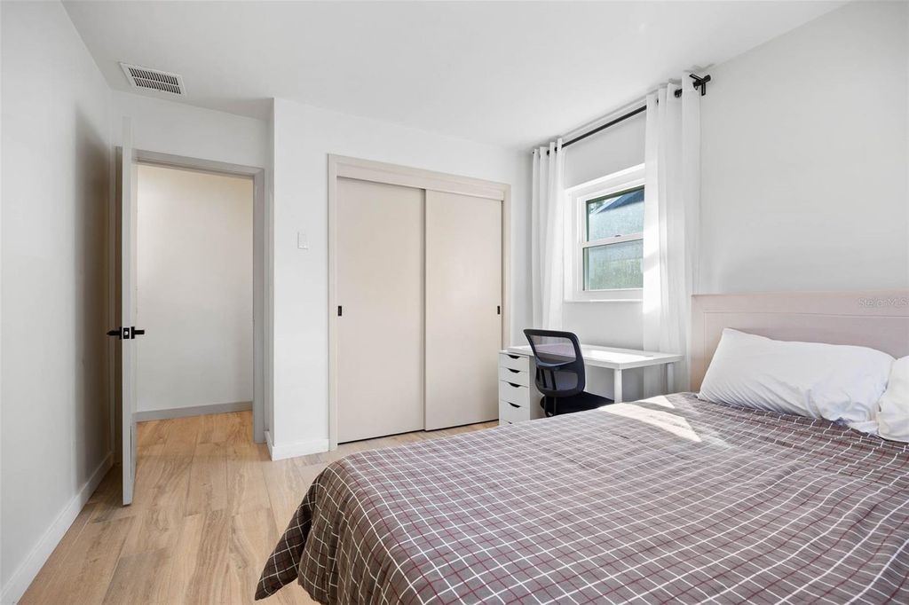 Image 26 of property listing at 1518 S RICHARD AVENUE, Tampa, FL 33629