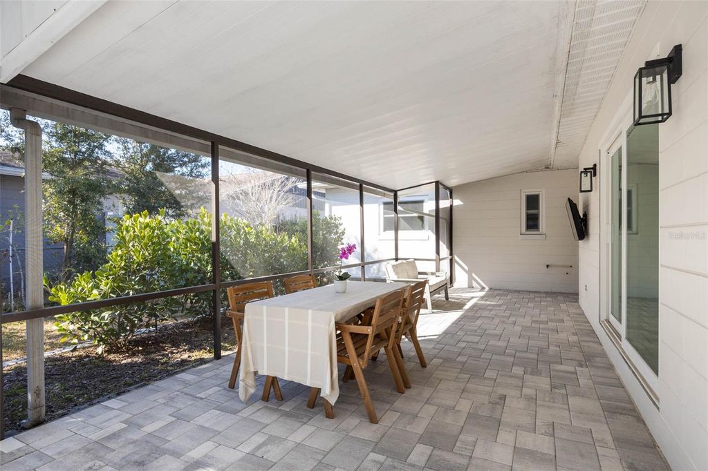 Image 30 of property listing at 1518 S RICHARD AVENUE, Tampa, FL 33629