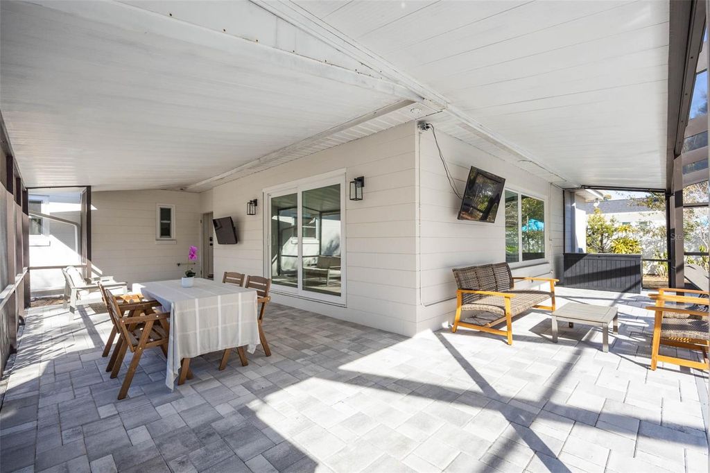 Image 31 of property listing at 1518 S RICHARD AVENUE, Tampa, FL 33629