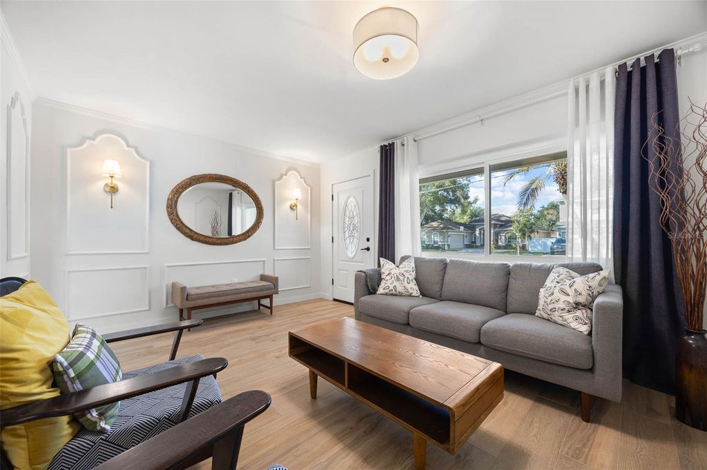 Image 7 of property listing at 1518 S RICHARD AVENUE, Tampa, FL 33629