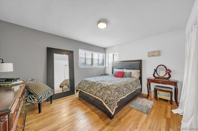 4620 Midland Avenue, Waterford, MI 48329